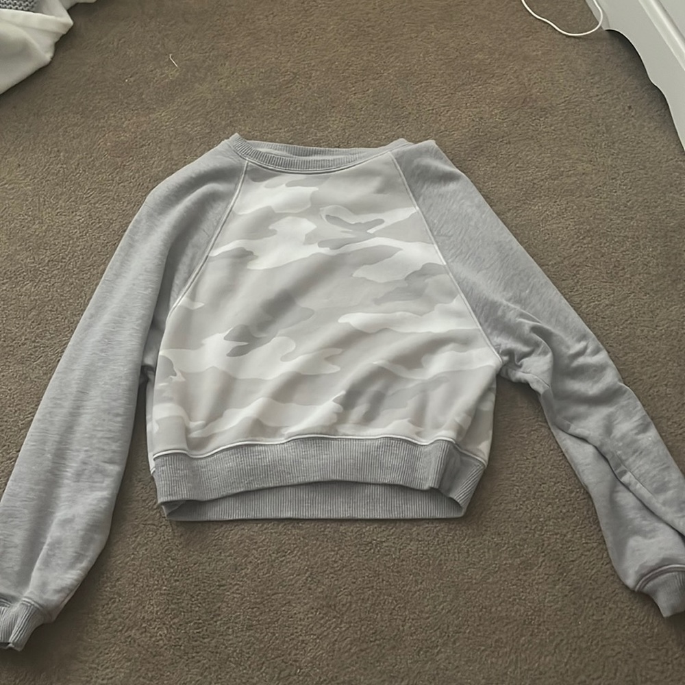 American eagle camo sweater